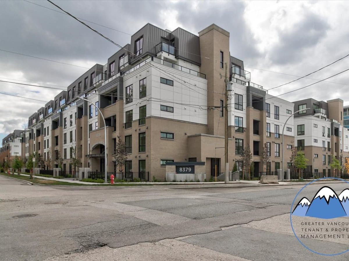 8379 201 St (1bed)