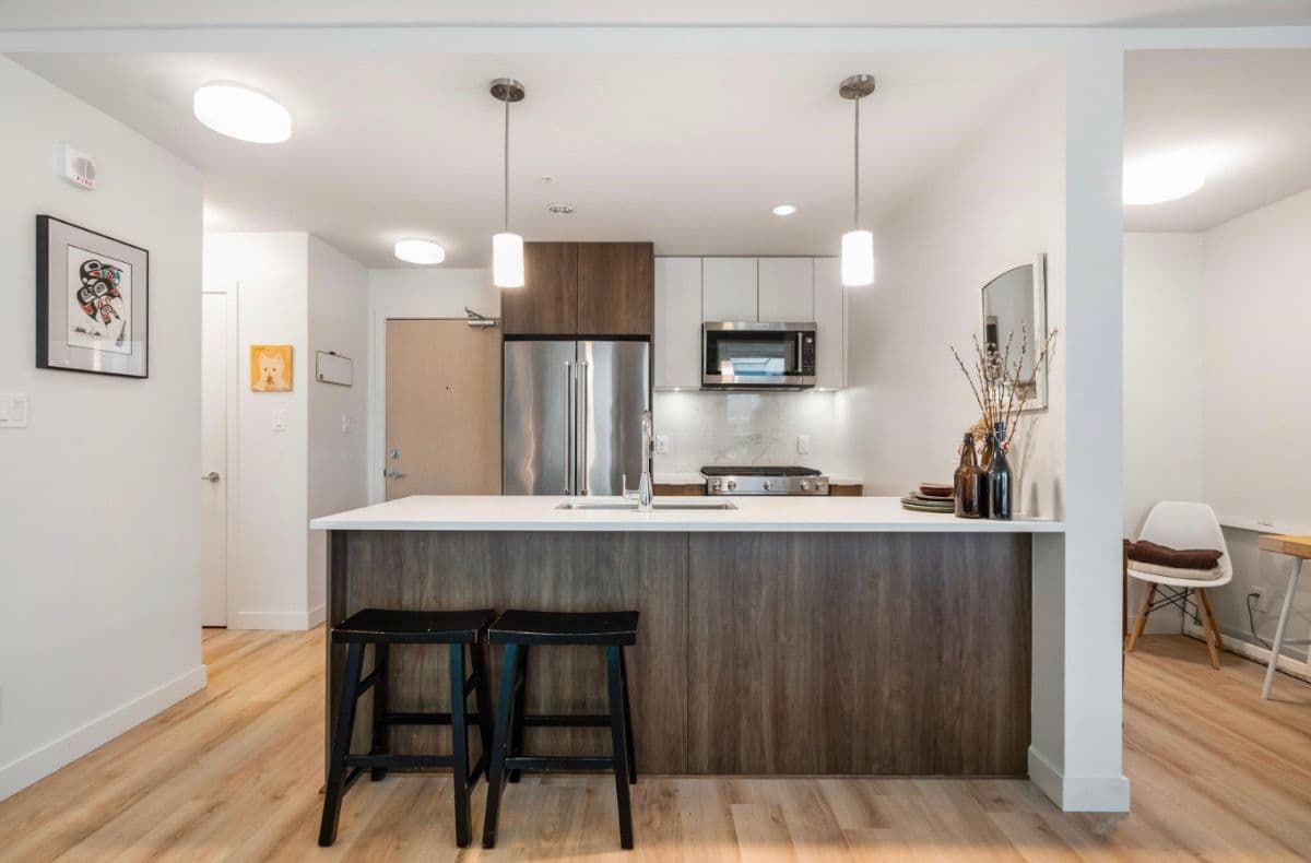 Brentwood Spacious 1 Bed + Large Den