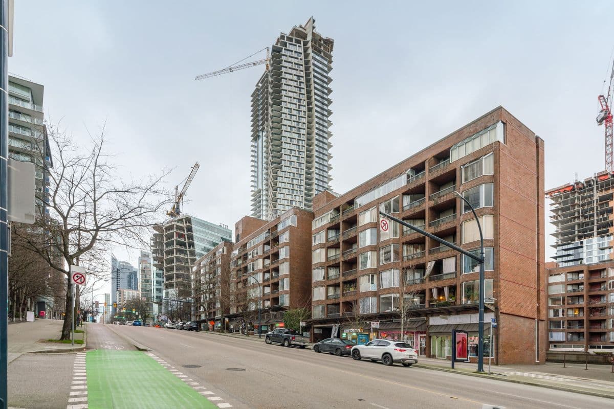 1330 Burrard Street, Vancouver (1 Bed)