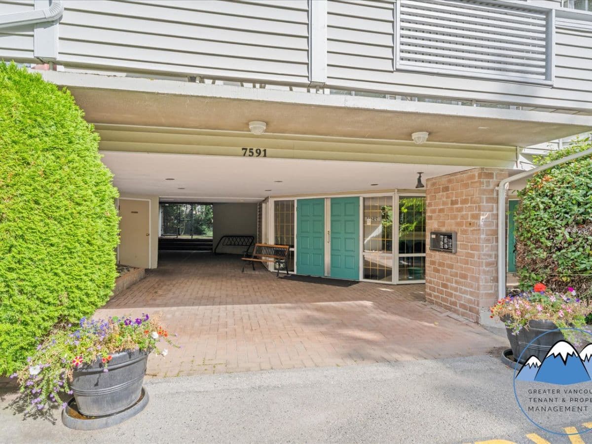 7591 Moffatt Road, Richmond (2 Bed)